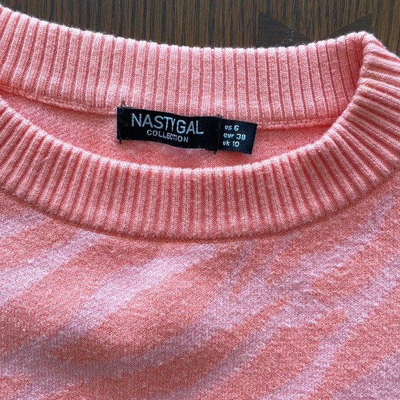 Nasty Gal Sweater Vest. Zebra print. Peach orange. Size 6. Soft - Picture 2 of 7